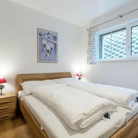 Luxury In Salzburg With Terrace 샬레